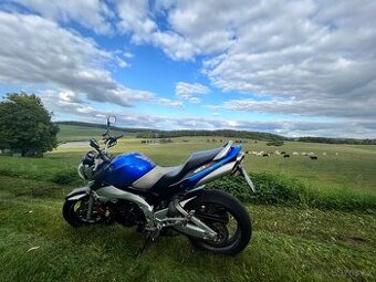 Suzuki GSR600