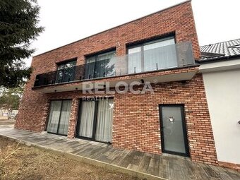 Dvojdům, novostavba a rekonstruovaný RD, 2x 200m2, pozemek 7