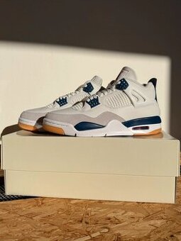 Nike SB x Air Jordan 4 Navy
