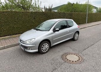 Peugeot 206 1,4 HDi nová stk malá spotřeba nafta