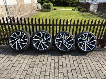 5x112 R19 originální VW Spielberg GOLF V VI VII, 235/35/19
