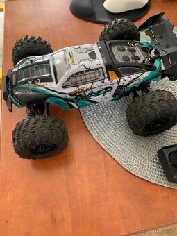 RC auto 4x4 brushless