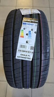 235/35 R19 Goodyear EAGLE F1