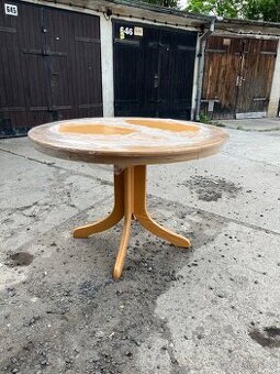 Jídelní stůl kulatý průměr 110cm