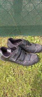 Cyklistické boty a nášlapné pedály shimano