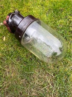 Retro lampa na zed - 1