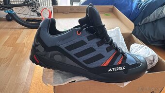 Boty Adidas 0,5 hod. nošené malé číslo