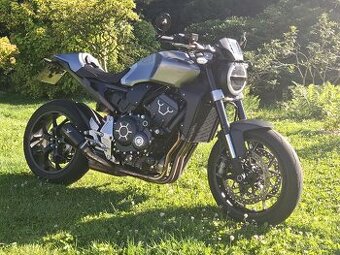 Prodám Honda cb1000r r.v2020/10 najeto 8000km