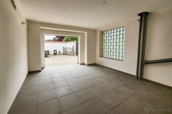Pronájem garáže 25 m² Přátelství, Praha - Uhříněves