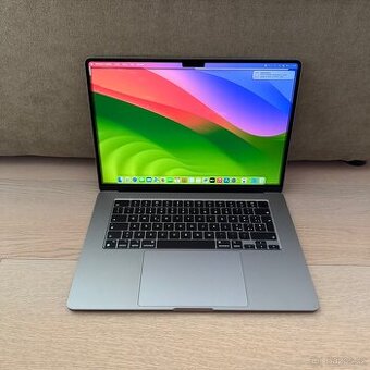NOVÝ APPLE MACBOOK AIR 15” M3/256GB/8GB/BATERIE 100%
