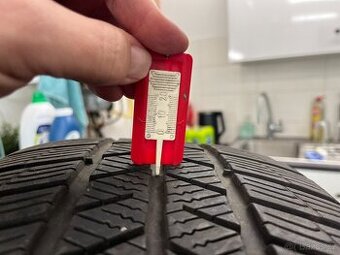 zimní pneu 235/45R18