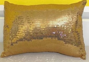 Dekorační polštářek polštář povlak zlaté flitry Our Home UK