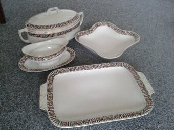 starý jídelní servis