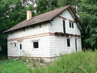BEZDĚDOVICE - nedokončený RD