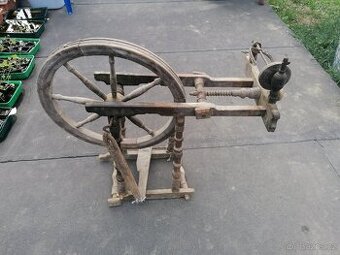Predám starožitný kolovrátok