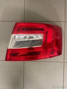 Pravá zadní lampa Octavia 3