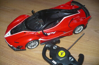 RC auto,Rastar Ferrari