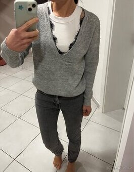 Dokonalý svetr s krajkou