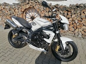 TRIUMPH STREET TRIPLE 675 R
