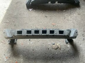 VW Passat CC přední výztuha