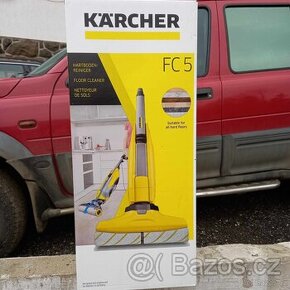 Elektrický mop s funkcí vysavače