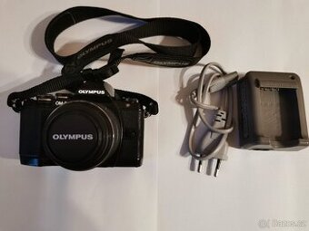 Prodám Olympus OM-D M10 s objektivem Olympus 14-42 IIR