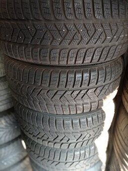 Zánovní zimní pneu PIRELLI WINTER SottoZero 205/40/18,