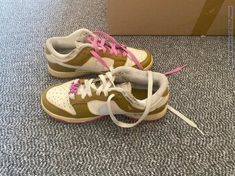 Boty NIKE DUNK W LOSE brozne/coconut velikost 38