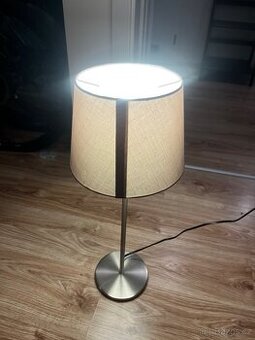 Lampička na noční stolek