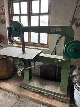 Stojanová pásová pila