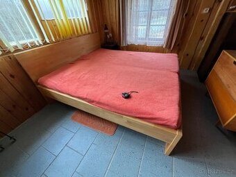 Prodám masivní buk.postel