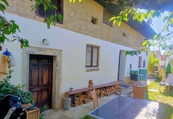 Prodej stylové chalupy se stodolou, jižní Čechy