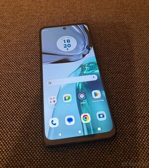 Mobilní telefon Motorola G62