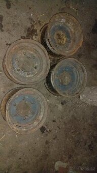 Disky 9x15,3 z UNC Lotus 750