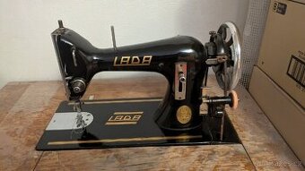 Šicí stroj Lada