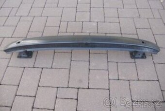 Zadní výstuha pod nárazník na Škoda Rapid Spaceback