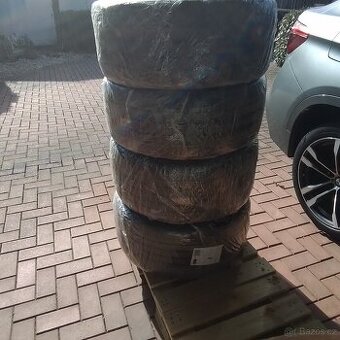 315/35/20 275/40/20 rft continental