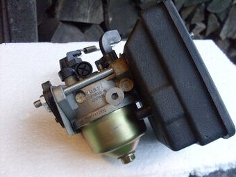 Prodám japonský karburátor HUAYI