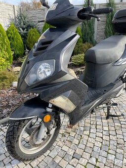 Skutr 125 ccm nova stk najeto 14800 km