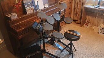 Elektrické bicí Yamaha DTX450K + kombo Laney AH40 + přísluše