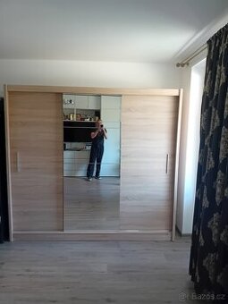 Prodám skříň - 1