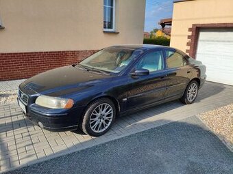 Volvo S60 D5 2.4 136 kW man 2005 na díly