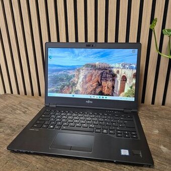 26) Fujitsu Lifebook U748 - i5-8250U / 16GB RAM / 512GB / Wi