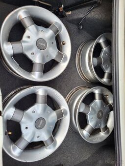 Alu kola Momo 4x100 R14 90. léta