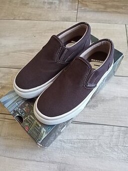 N.O.V.É plátěné tenisky Skechers, vel.33