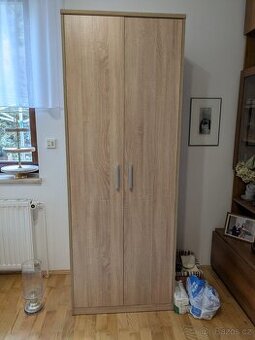 skříň IKEA 195 x 72 x 53, zánovní