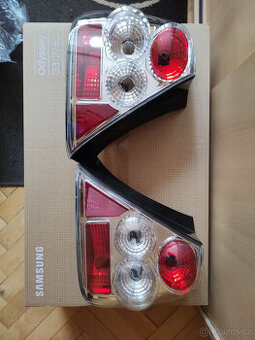 Prodám zadní tuning světla na Honda cicic 02