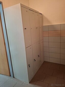Prodám železné skříňky 8 ks - 1