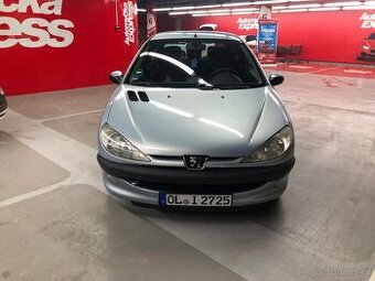 Peugeot 206 1,1 benzin 44kw/60k r.v. 2002