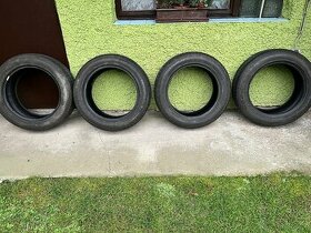 Letní pneu goodyer235/55 r18